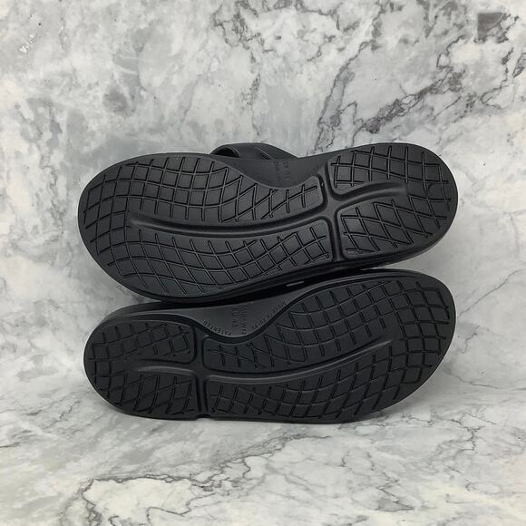 Oofos Mens 10 Womens 12 Black Oolala Flip Flop Thong Recovery Sandals P1-105 - Picture 6 of 9